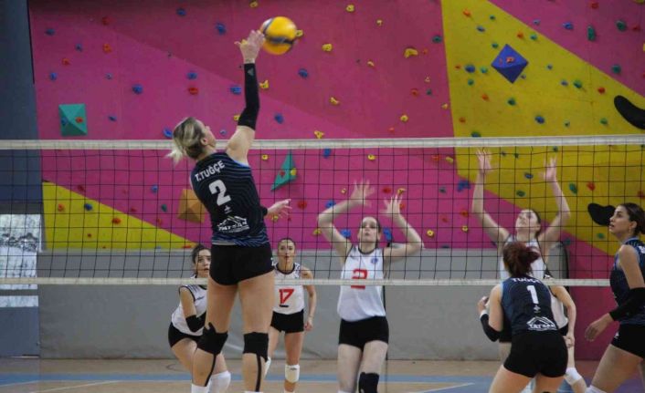Kadınlar Voleybol 2. Ligi: MFA Zonguldak Spor Kulübü: 3 - Yalova Çiftlikköy Belediyespor: 2