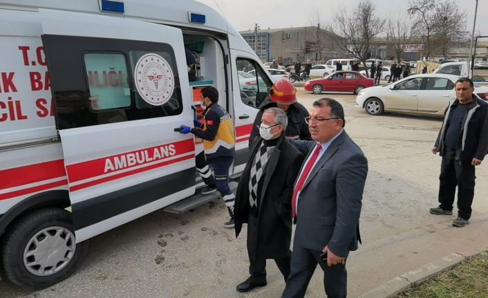 Kahreden tesadüf: Şans eseri kaza yerinden geçerken, oğlunun yaralandığını gördü