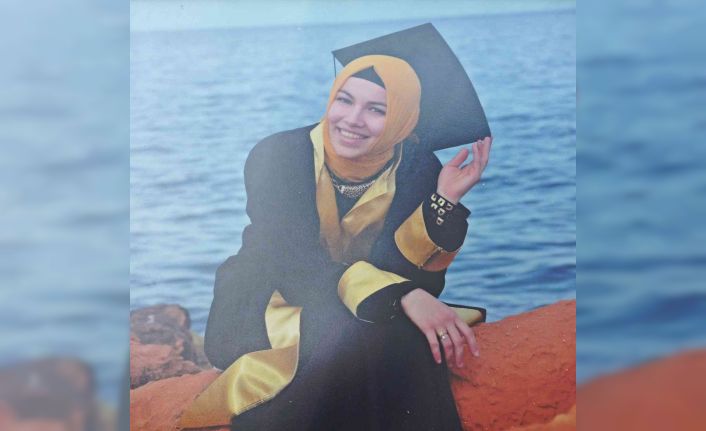 Kazada eşi ile birlikte ölen Edanur öğretmen için görev yaptığı okul önünde tören