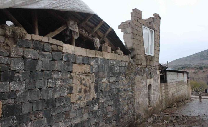 Kilis’te şiddetli yağış nedeniyle tavan çöktü