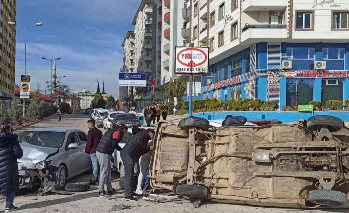 Kilis’te zincirleme kaza: 3 yaralı