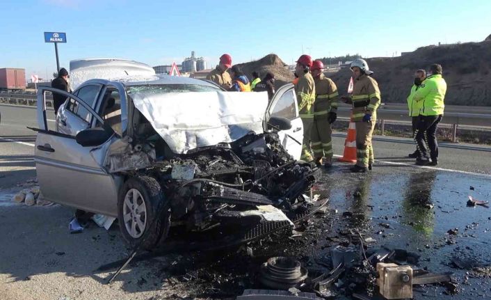 Kırıkkale’de feci kaza, otomobil park halindeki otobüse çarptı: 1 ölü, 2 ağır yaralı
