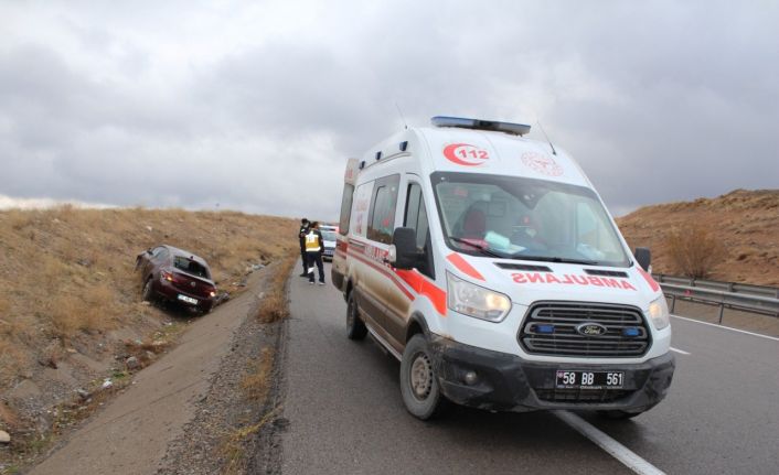 Kontrolden çıkan araç kazaya neden oldu