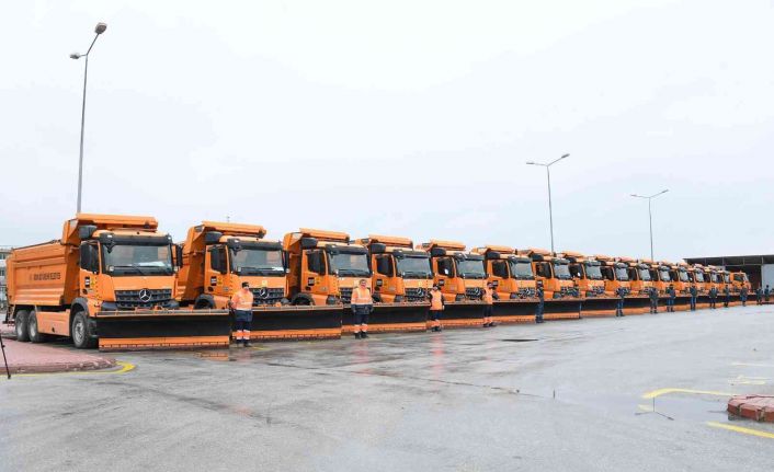 Konya Büyükşehir kar ve buzlanmaya karşı 31 ilçede görev başında