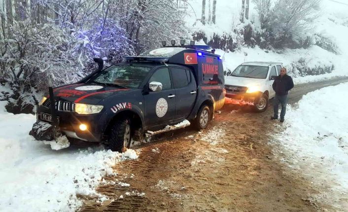 Köyde doğum sancısı tutan kadın, 6 saat süren çalışma sonrası hastaneye ulaştırıldı