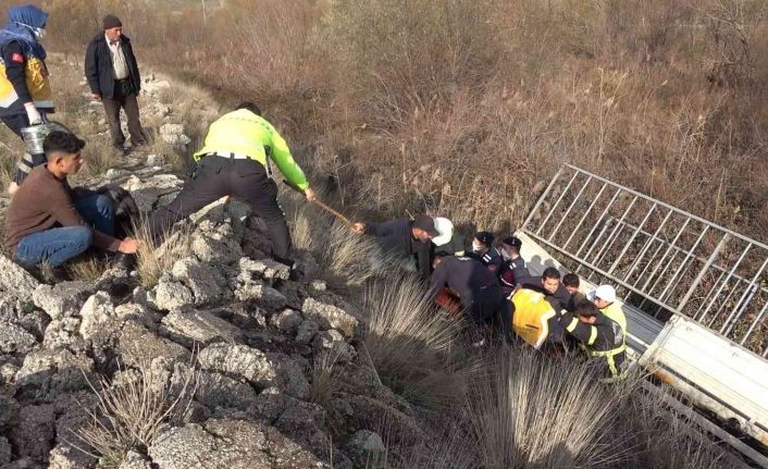 Küçük çoban bir an olsun polisin ayağını bırakmadı: İnsan zinciri ile kurtarılan hayat