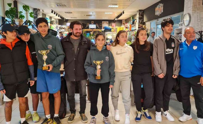 Mersin Büyükşehir Belediyesi Gençlik ve Spor Kulübü tenisçileri il ikincisi oldu