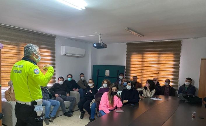 Mezitli Çocuk Evleri Koordinasyon Merkezi Müdürlüğü çalışanlarına trafik eğitimi