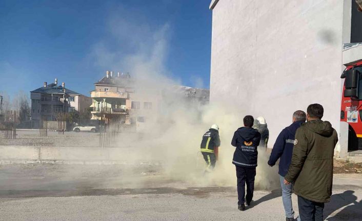 Muradiye’de trafo yangını