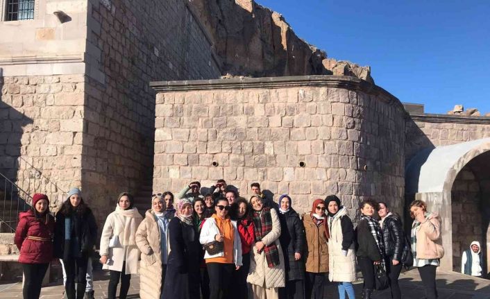 NEVÜ Avanos Güzel Sanatlar MYO Öğrencileri Yer Altı Şehri Gezisi’ne Katıldı