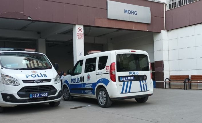 Odasında hareketsiz bulunan genç kız hayatını kaybetti