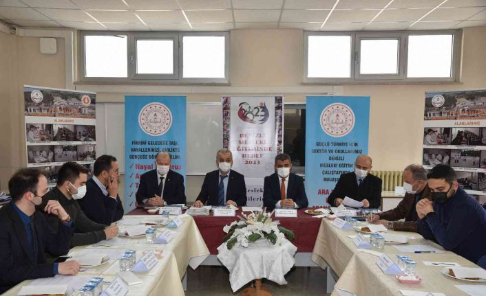 Okullarda mesleki eğitim çalıştayı devam ediyor