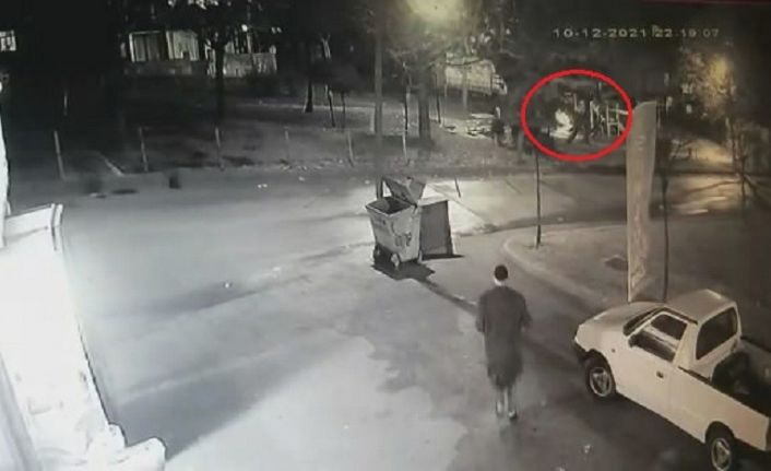 Parkta dezenfektanla ateşe verilen genç kurtarılamadı