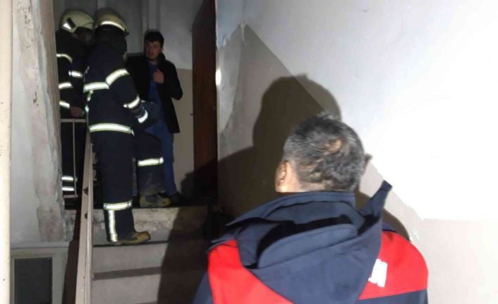 Patlayan fırınlı ocak yangına neden oldu