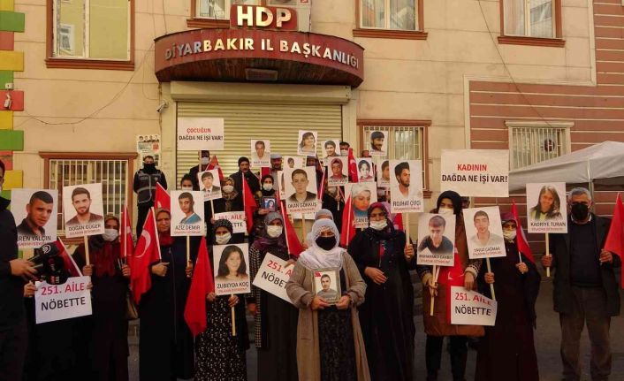 PKK ve HDP karşısında ailelerin direnişi 859’uncu günde, aile sayısı 251 oldu