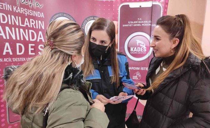 Polisten vatandaşlara bilgilendirme