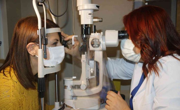 Renkli gözlere özenti arttı, lens kullanımı tehlike saçıyor