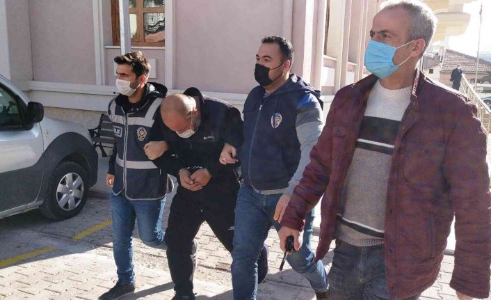Sanayide 200 bin liralık motor parçası çalan şüpheli polisten kaçamadı