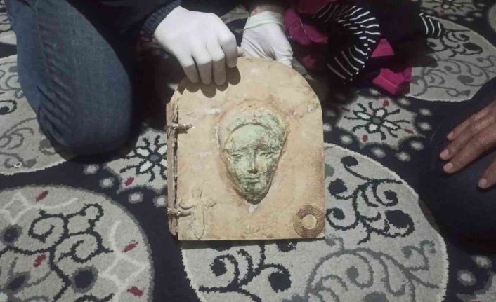 Şanlıurfa’da piyasa değeri 2 milyon dolar olan tarihi eser ele geçirildi