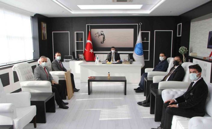 Sendika Başkanı Öztürk, Rektör Karacoşkun’la bir araya geldi