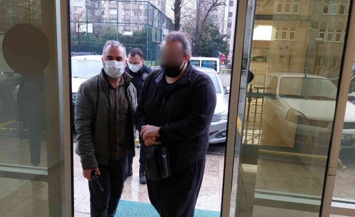 Siber polisi çocuk müstehcen görüntü ve fotoğraflarını koleksiyon yapan şahsı gözaltına aldı