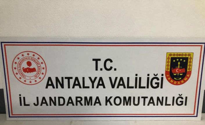 Sigara paketi içerisinde jelatine sarılı 2 paket 10 gram uyuşturucu madde ele geçirildi