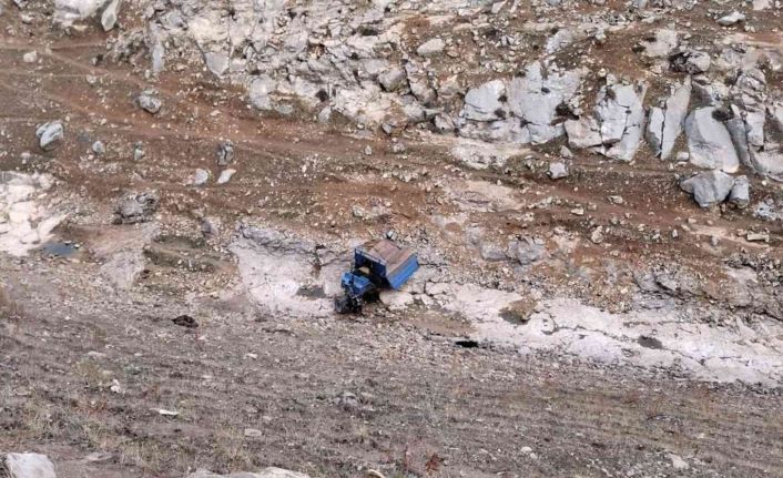 Siirt’te tarım aracı uçuruma yuvarlandı: 1 ağır yaralı