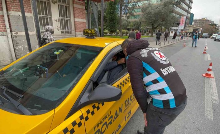 Şişli’de taksi denetimleri sürüyor: "Kemeri takmayı unuttum" dedi cezayı yedi