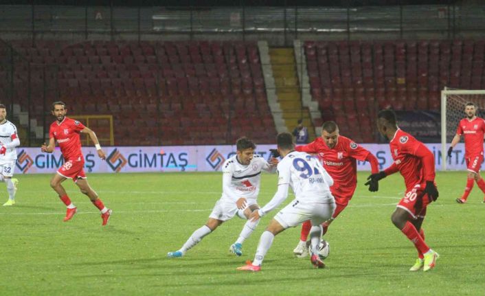 Spor Toto 1. Lig: Balıkesirspor: 3 - Altınordu: 4
