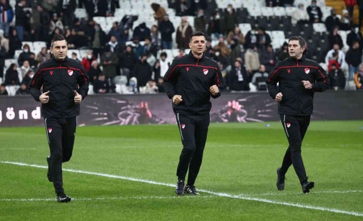 Spor Toto Süper Lig: Beşiktaş: 0 - Göztepe: 1 (Maç devam ediyor)