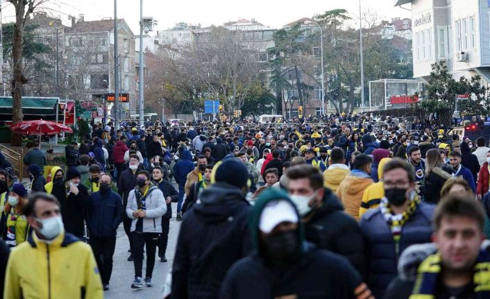 Spor Toto Süper Lig: Fenerbahçe: 1 - Beşiktaş: 0 (Maç devam ediyor)
