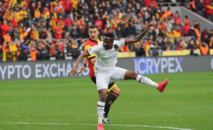 Spor Toto Süper Lig: Göztepe: 0 - Fatih Karagümrük: 0 (İlk yarı)