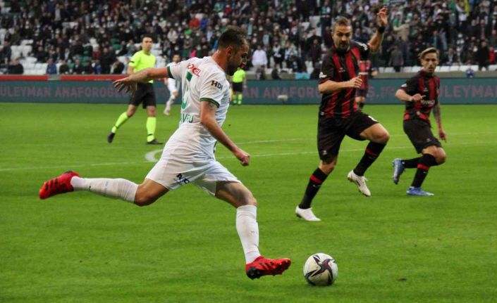 Spor Toto Süper Lig: GZT Giresunspor: 0 - Fatih Karagümrük: 1 (İlk yarı)