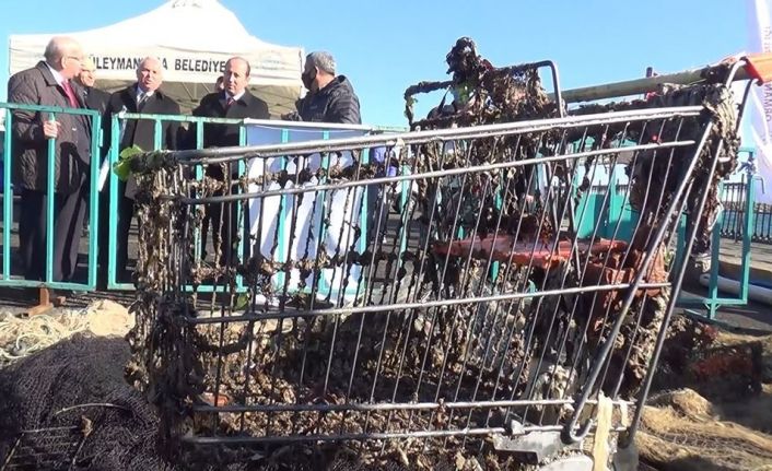 Tekirdağ’da pes dedirten görüntü: Denizden market arabası çıktı