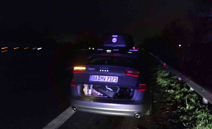 TEM’de gece yarısı korkunç kaza: Yolun karşısına geçmek isterken paramparça oldu