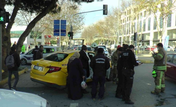 Tuzla’da ters yöne giren taksi sürücüsü ortalığı savaş alanına çevirdi