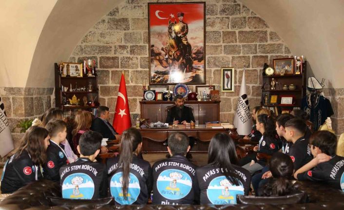 Ülkenin geleceğine yön verecek bireyler Payas Stem Yapay Zeka Merkezinde yetişiyor