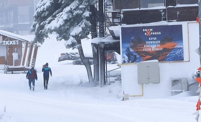 Uludağ’da yarım metre kar sevinci...Bu yıl Rus ve Ukraynalı turist yağacak