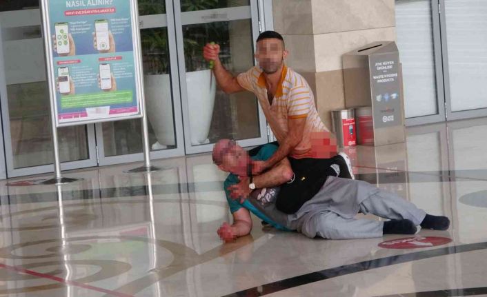 Ustasının boğazına bıçak dayayıp rehin alan zanlıdan ‘akli denge’ raporu istendi