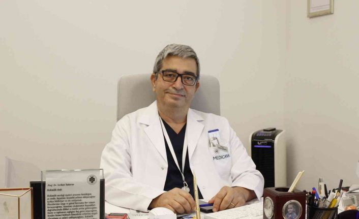 Uzmanlar Omicron varyantını yorumladı: "Şimdi 6 kişi, kısa süre sonra 6 bin kişi"