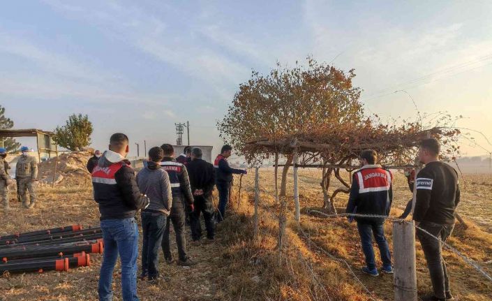 Üzüm ağacının köküne gizlenmiş uyuşturucu bulundu