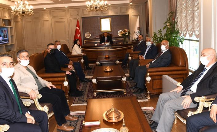 Vali Mahmut Çuhadar, il insan hakları kurulu üyeleriyle bir araya geldi