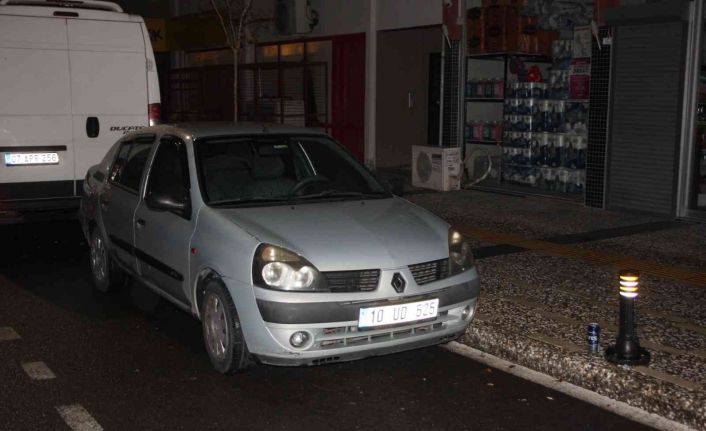 Vatandaşların yolunu kesip polise ihbar ettiği alkollü sürücü, savcı olduğunu iddia edip hakaret yağdırdı