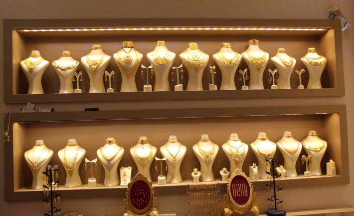 Vatandaştaki gram altının iniş ve çıkış beklentisi kuyumculuk sektöründe satışları durgunlaştırdı