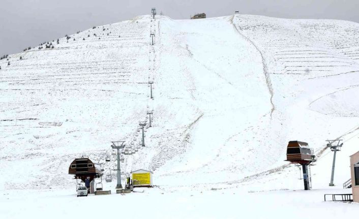 Yedikuyular kayak merkezinin 500 bin kişiyi ağırlaması bekleniyor