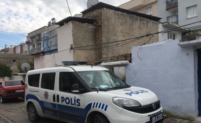 Yemek vermeye gelen yakını tarafından ölü bulundu