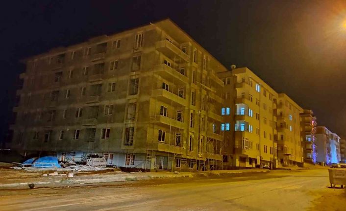 Yılbaşı gecesi inşaat ve elektrik direklerine dadanan hırsızlar ekipleri harekete geçirdi
