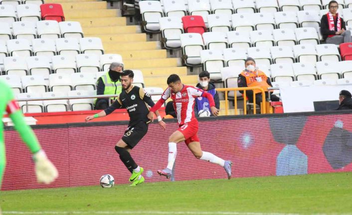Ziraat Türkiye Kupası: FT Antalyaspor: 1- GZT Giresunspor: 0 (İlk yarı)