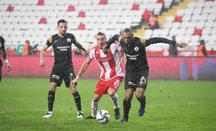 Ziraat Türkiye Kupası: FT Antalyaspor: 2- GZT Giresunspor: 1 (Maç sonucu)