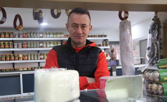 1 kilo sütten 1.5 kilo kaşar peyniri yaptıklarını sanıp sağlıklarını tehlikeye atıyorlar
